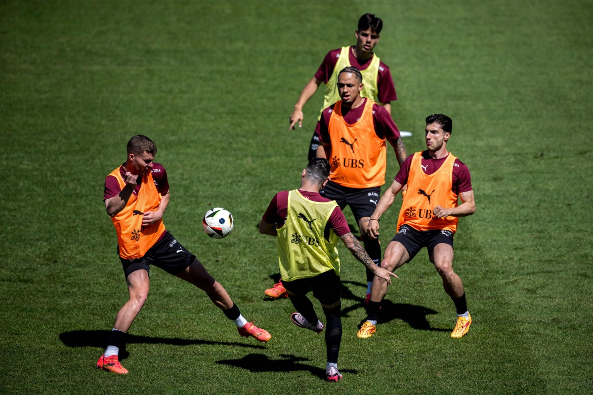 九游官网-欧洲预选赛比赛开始前夕，各支球队怎样应对挑战