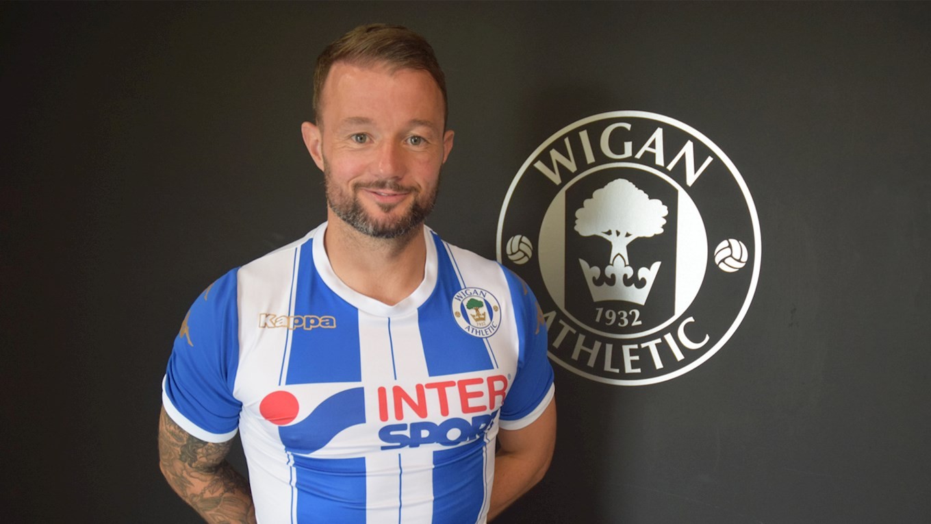 九游官网下载-雷丁签下英冠射手，提升前场火力(雷丁职业)