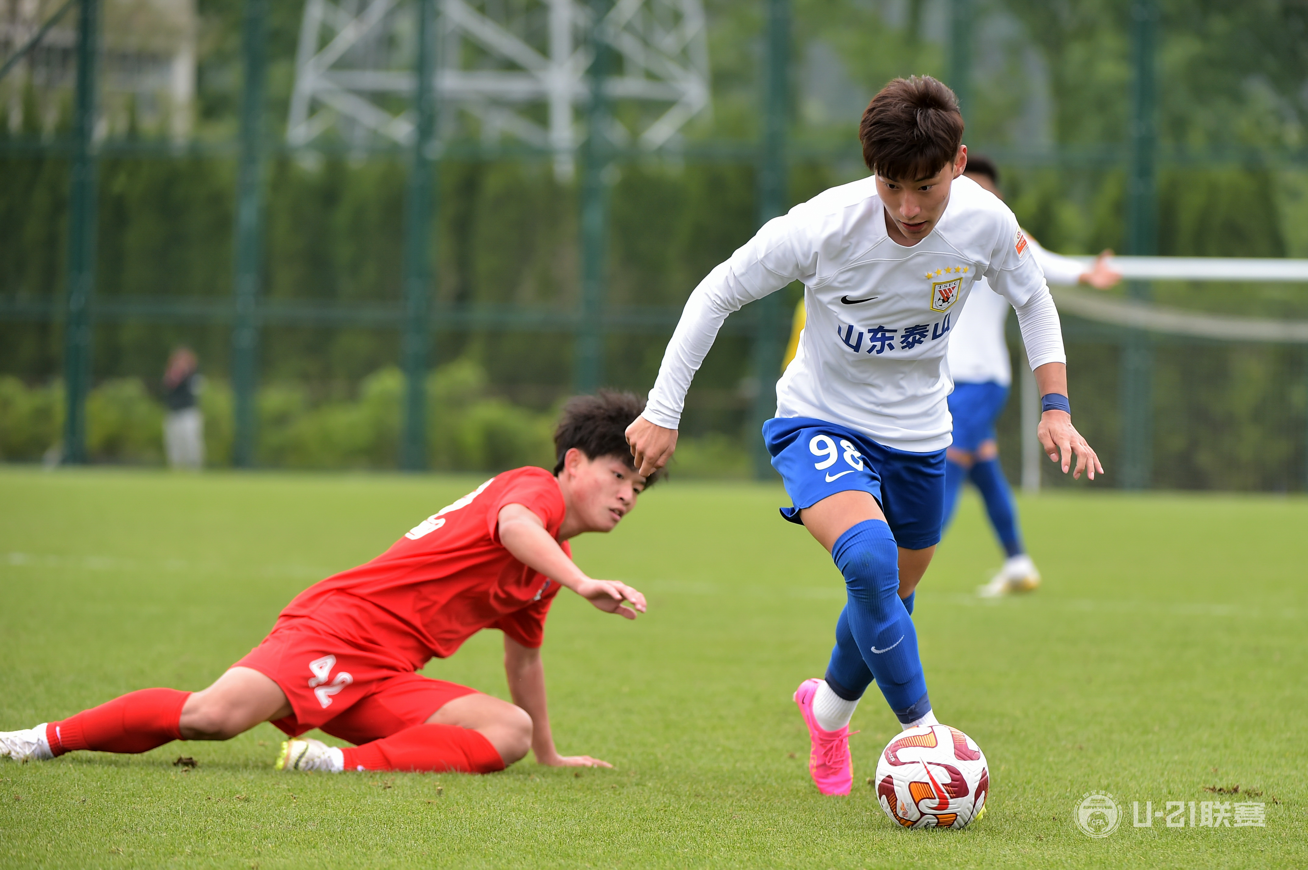 九游官网下载-山东泰山战胜青岛黄海，取得两连胜(山东泰山战胜青岛黄海,取得两连胜冠军)